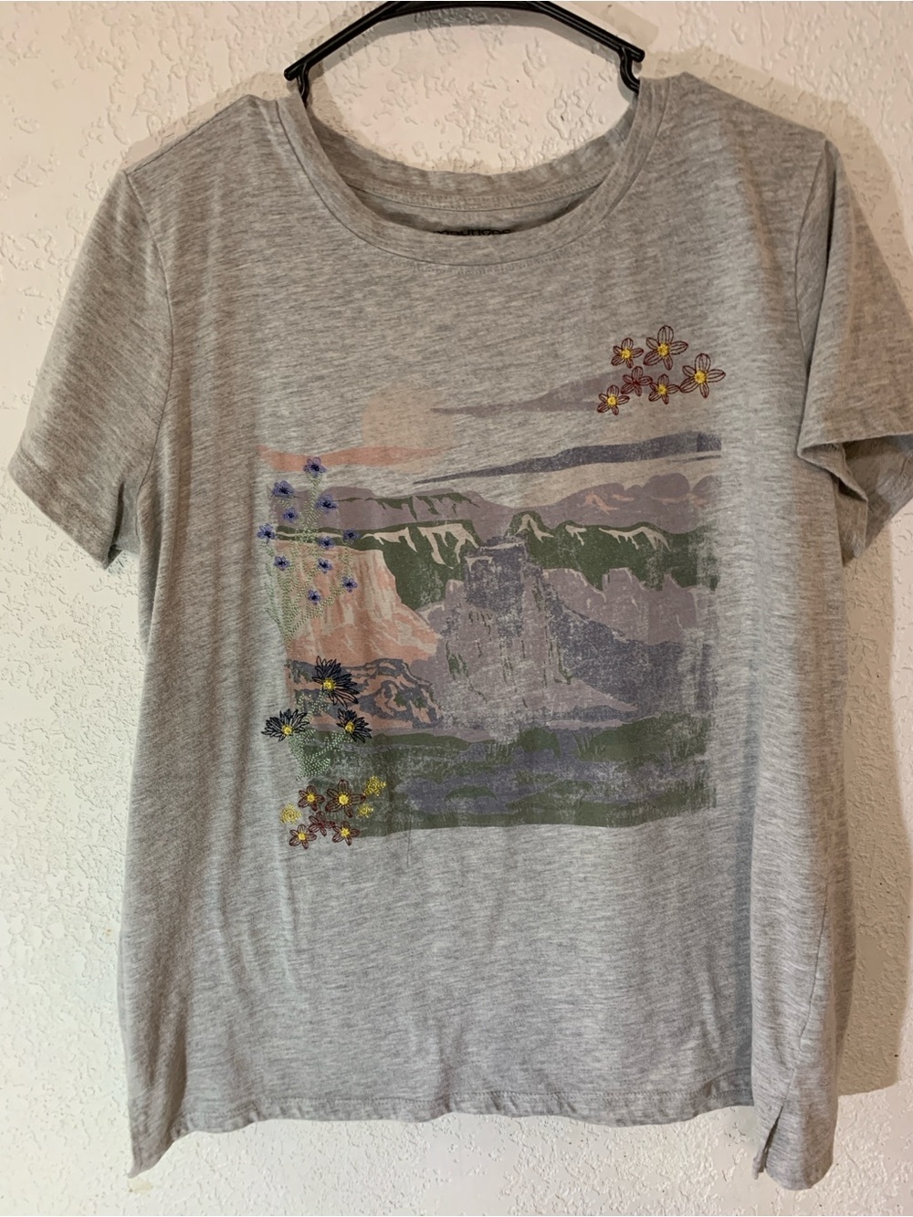 Maurices Gray Scenic Graphic Short Sleeve Tee with Floral Accents